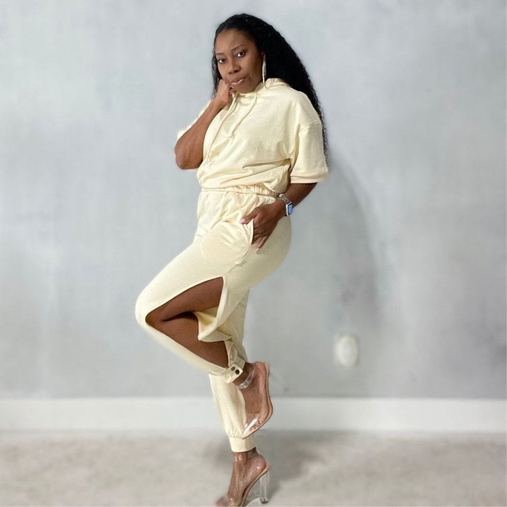 (NWT) Side Slit Jogger & Hoodie Set - Cream